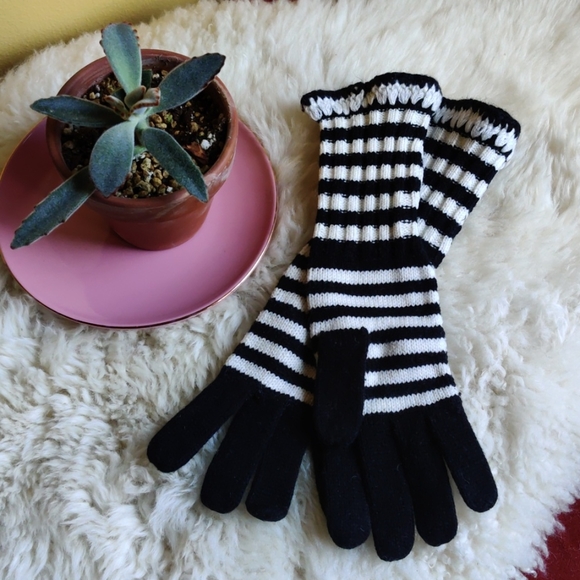 5/$25💖Striped Wool Gloves - Picture 2 of 2